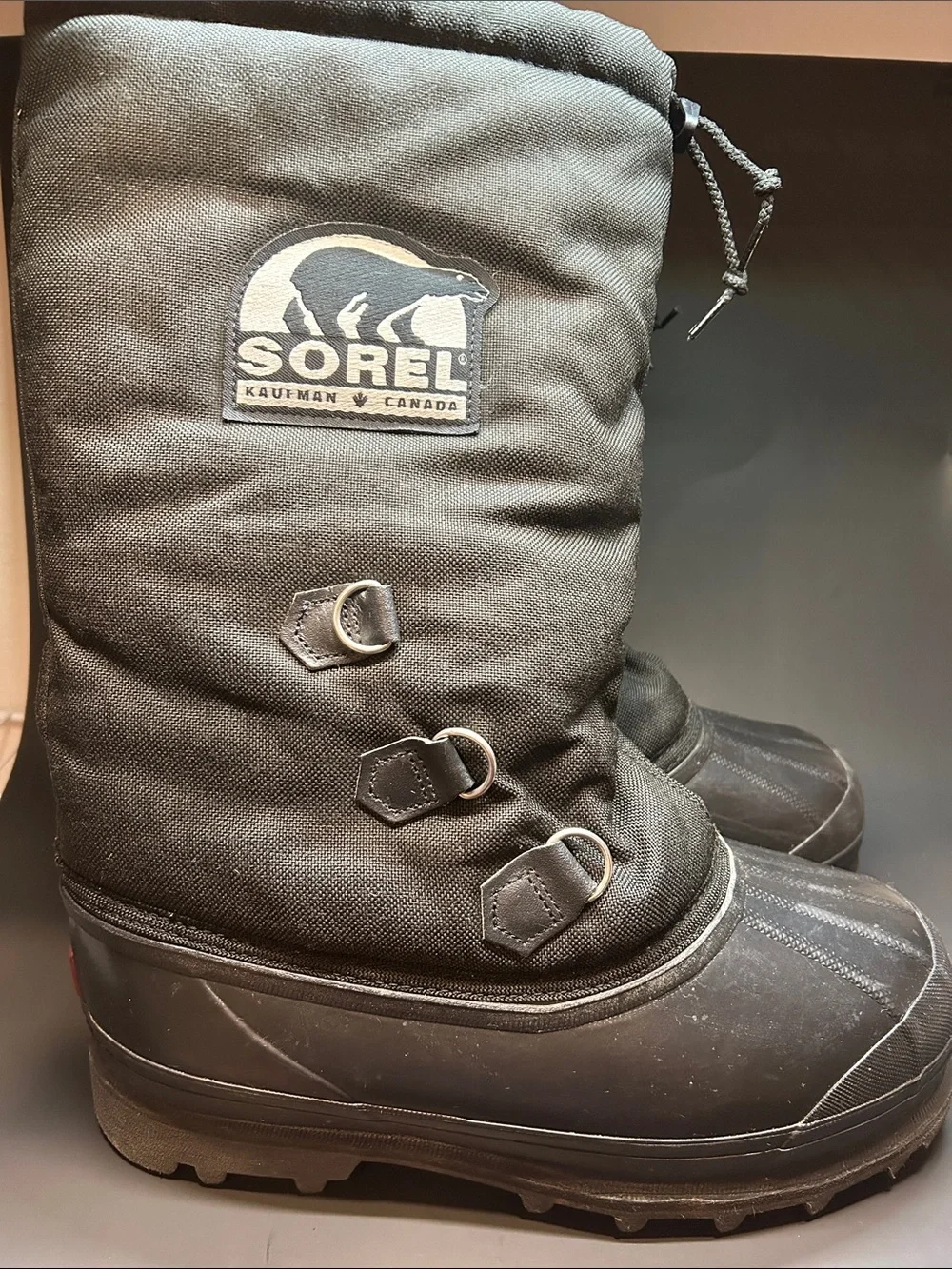 Sorel Black Insulated Snow Boots with Lace Hardware